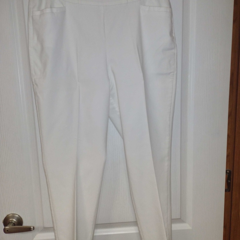 Chicos Bridgette Crop Slacks